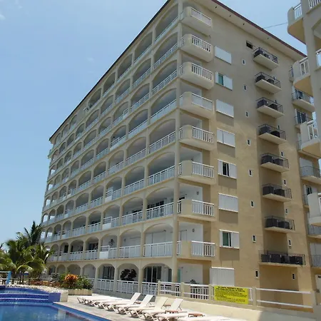 El Cantil Condominiums Resort